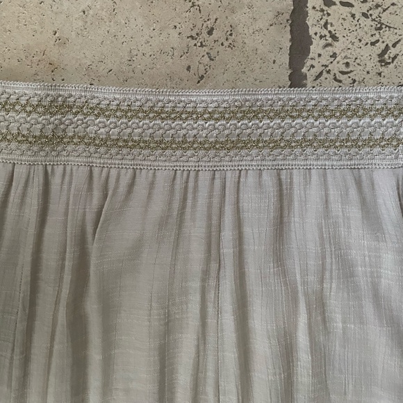 Long skirt with elastic , detailed waist - Picture 5 of 6